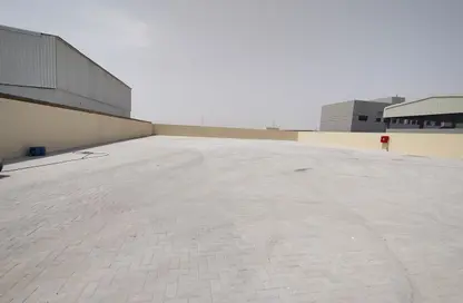 Warehouse - Studio - 2 Bathrooms for rent in Al Sajaa Industrial - Al Sajaa - Sharjah
