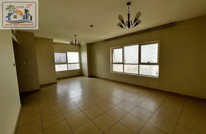 Apartment - 2 Bedrooms - 4 Bathrooms for rent in Al Khan 9 building - Al Khan - Sharjah