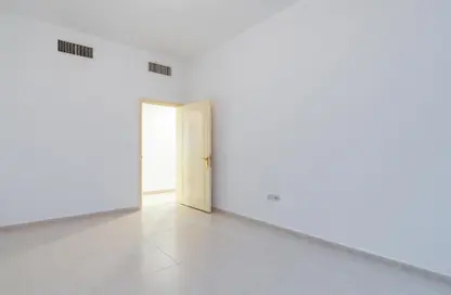 Empty Room image for: Apartment - 3 Bedrooms - 3 Bathrooms for rent in Ganadah Tower - Al Khalidiya - Abu Dhabi, Image 1