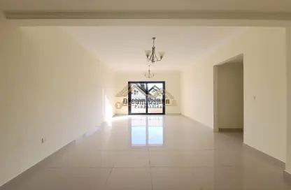 Apartment - 3 Bedrooms - 3 Bathrooms for rent in Muwaileh Commercial - Sharjah