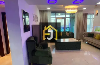 شقة - 2 غرف نوم - 3 حمامات للايجار في مساكن كورنيش عجمان - طريق كورنيش عجمان - عجمان