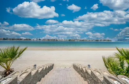 Villa - 4 Bedrooms - 5 Bathrooms for rent in Garden Homes Frond B - Garden Homes - Palm Jumeirah - Dubai