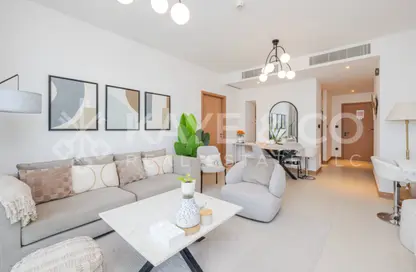 Apartment - 2 Bedrooms - 2 Bathrooms for sale in Vida Residences Dubai Marina - Dubai Marina - Dubai