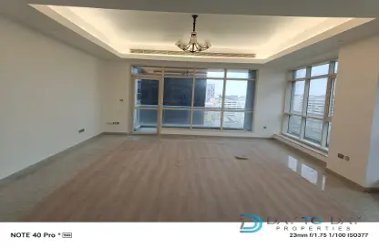 Apartment - 3 Bedrooms - 4 Bathrooms for rent in Riggat Al Buteen - Deira - Dubai