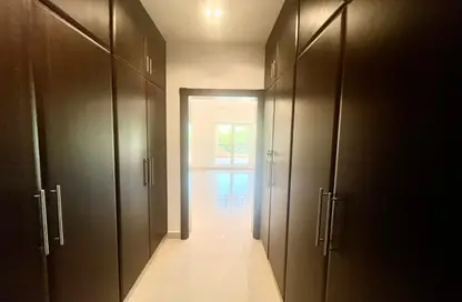 فيلا - 6 غرف نوم - 8 حمامات للايجار في البرشاء جنوب 1 - جنوب البرشاء - البرشاء - دبي