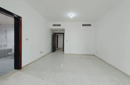 Apartment - 4 Bedrooms - 4 Bathrooms for rent in Lulu Towers - Khalifa Street - Abu Dhabi Apartment - 4 Bedrooms - 4 Bathrooms for rent in Lulu Towers - Khalifa Street - Abu Dhabi