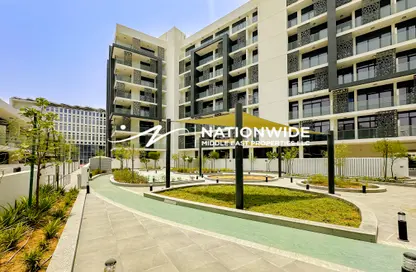 Apartment - Studio - 1 Bathroom for rent in The Gate - Masdar City - Abu Dhabi