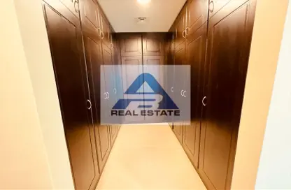 Hall / Corridor image for: Apartment - 4 Bedrooms - 6 Bathrooms for rent in Crescent Towers - Al Khalidiya - Abu Dhabi, Image 1