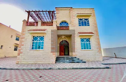 فيلا - 5 غرف نوم - 7 حمامات للايجار في الخالدية - العين