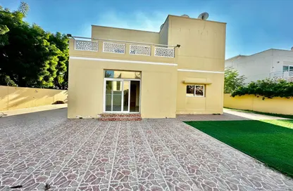 Outdoor House image for: Villa - 4 Bedrooms - 5 Bathrooms for rent in Meadows 9 - Meadows - Dubai, Image 1