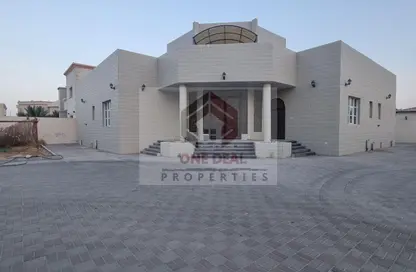 Villa - 3 Bedrooms - 5 Bathrooms for rent in Shaab Al Askar - Zakher - Al Ain