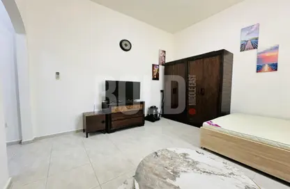 Room / Bedroom image for: Apartment - 1 Bathroom for rent in Khalifa City - Abu Dhabi, Image 1