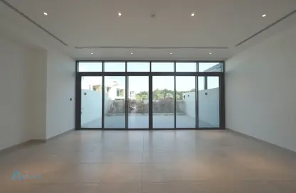 Empty Room image for: Villa - 4 Bedrooms - 5 Bathrooms for rent in Jumeirah Luxury - Jumeirah Golf Estates - Dubai, Image 1