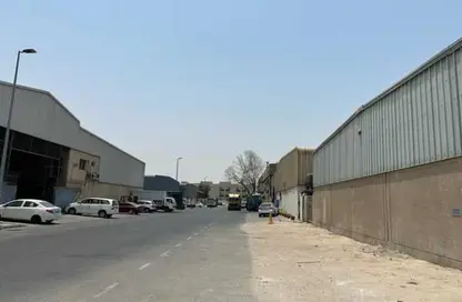 مستودع - استوديو - 2 حمامات للبيع في القوز - دبي