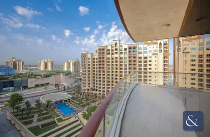 Balcony image for: Apartment - 3 Bedrooms - 3 Bathrooms for sale in Emerald - Tiara Residences - Palm Jumeirah - Dubai, Image 1
