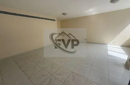 Apartment - 3 Bedrooms - 3 Bathrooms for rent in Golden Sands 7 - Mankhool - Bur Dubai - Dubai