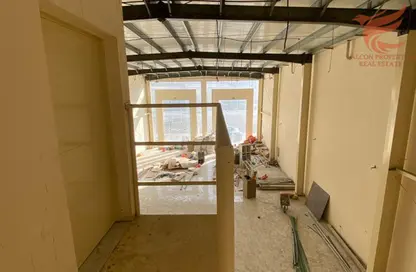 Show Room - Studio - 3 Bathrooms for rent in Julfar - Ras Al Khaimah