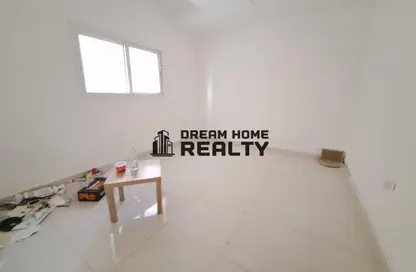 شقة - 2 غرف نوم - 2 حمامات للايجار في الخان - الشارقة