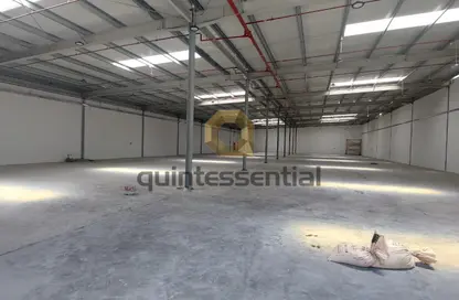 Warehouse - Studio - 1 Bathroom for rent in Umm Ramool - Dubai