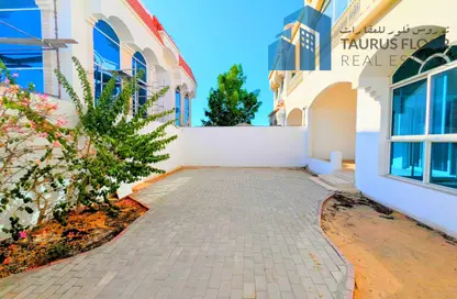 Villa - 4 Bedrooms - 5 Bathrooms for rent in Al Safa 2 Villas - Al Safa 2 - Al Safa - Dubai