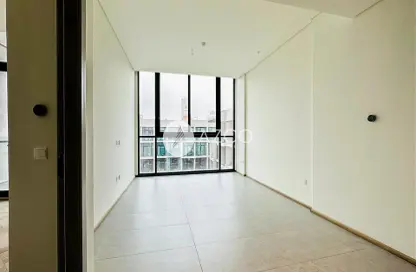 Empty Room image for: Apartment - 1 Bedroom - 2 Bathrooms for rent in Signature Livings - Jumeirah Village Circle - Dubai, Image 1
