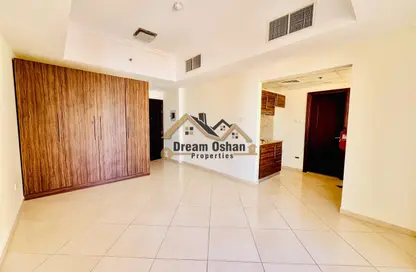 Apartment - Studio - 1 Bathroom for rent in Al Warsan 4 - Al Warsan - Dubai Apartment - Studio - 1 Bathroom for rent in Al Warsan 4 - Al Warsan - Dubai