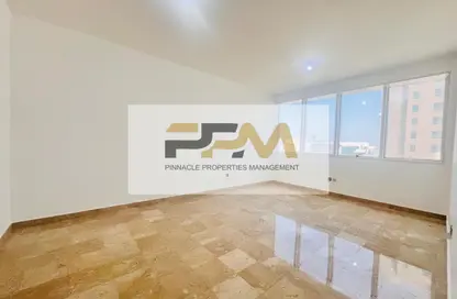 شقة - 2 غرف نوم - 2 حمامات للايجار في شارع حمدان - أبوظبي شقة - 2 غرف نوم - 2 حمامات للايجار في شارع حمدان - أبوظبي