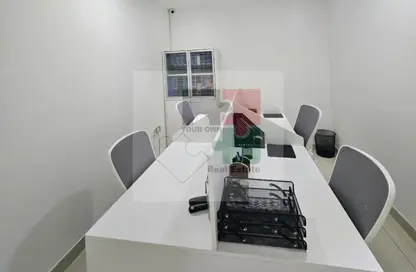 مركز أعمال - استوديو - 4 حمامات للايجار في مبنى زلفى - منطقة القرهود - دبي