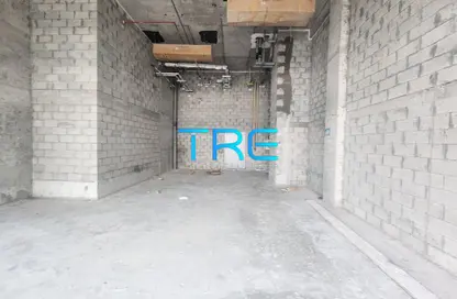 Retail - Studio for rent in Tourist Club Area - Abu Dhabi