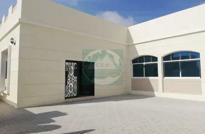 شقة - 1 حمام للايجار في مركز محمد بن زايد - مدينة محمد بن زايد - أبوظبي