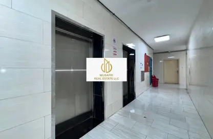 شقة - 2 غرف نوم - 2 حمامات للايجار في برج الحفيت - شارع التعاون - التعاون - الشارقة