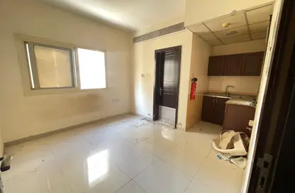 Apartment - Studio - 1 Bathroom for rent in Fire Station Road - Muwaileh - Sharjah