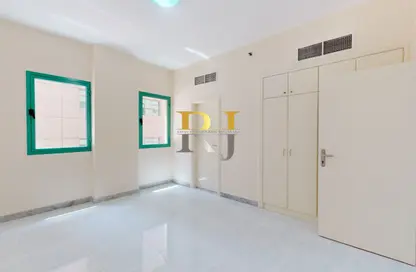 شقة - غرفة نوم - 2 حمامات للايجار في جولدن ساندز 12 - منخول - بر دبي - دبي