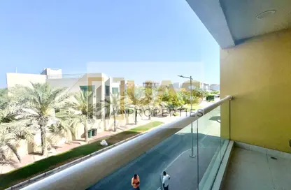 Apartment - 2 Bedrooms - 3 Bathrooms for rent in Umm Suqeim 2 - Umm Suqeim - Dubai