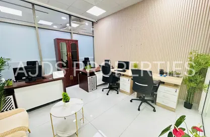 Office Space - Studio - 1 Bathroom for rent in Red Avenue - Al Garhoud - Dubai