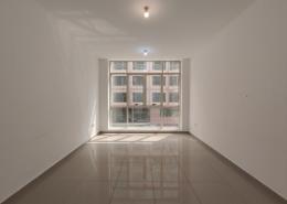 Empty Room image for: Apartment - 1 bedroom - 2 bathrooms for rent in Shabia - Mussafah - Abu Dhabi, Image 1