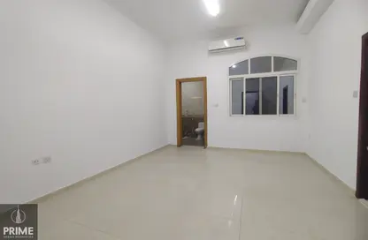 Apartment - Studio - 1 Bathroom for rent in Al Muroor Building - Sultan Bin Zayed the First Street - Muroor Area - Abu Dhabi
