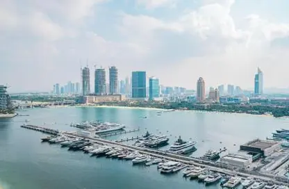 Apartment - 1 Bedroom - 1 Bathroom for sale in Marina Vista - EMAAR Beachfront - Dubai Harbour - Dubai
