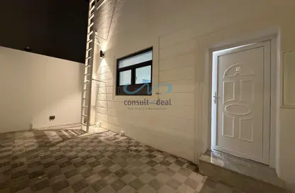 شقة - 1 حمام للايجار في مركز محمد بن زايد - مدينة محمد بن زايد - أبوظبي