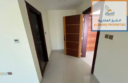 شقة - 2 غرف نوم - 2 حمامات للايجار في مساكن كورنيش عجمان - طريق كورنيش عجمان - عجمان