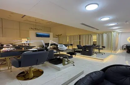 متجر - استوديو - 1 حمام للايجار في كابيتال جولدن تاور - الخليج التجاري - دبي