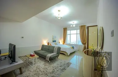 شقة - 1 حمام للايجار في مساكن كورنيش عجمان - طريق كورنيش عجمان - عجمان