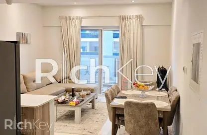 شقة - غرفة نوم - 2 حمامات للايجار في برج هيرا - مدينة دبي الرياضية - دبي