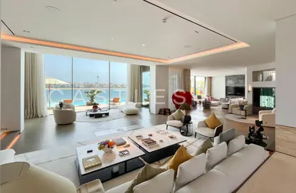 Villa - 6 Bedrooms - 7 Bathrooms for sale in Signature Villas Frond J - Signature Villas - Palm Jumeirah - Dubai