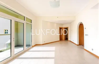 Apartment - 2 Bedrooms - 3 Bathrooms for rent in Al Sarrood - Shoreline Apartments - Palm Jumeirah - Dubai