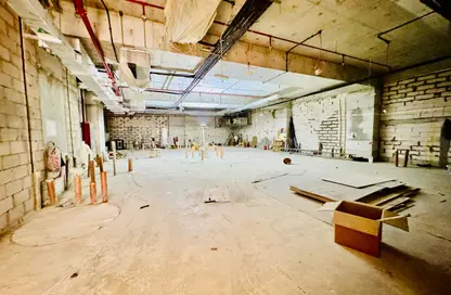 Shop - Studio - 2 Bathrooms for rent in Jumeirah Garden City - Al Satwa - Dubai