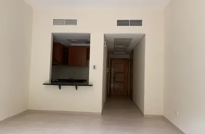 Apartment - Studio - 1 Bathroom for rent in Building 148 to Building 202 - Mogul Cluster - Discovery Gardens - Dubai