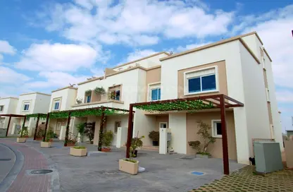 Villa - 4 Bedrooms - 5 Bathrooms for sale in Arabian Style - Al Reef Villas - Al Reef - Abu Dhabi