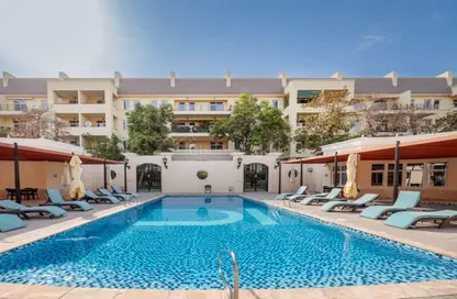 Apartment - 3 Bedrooms - 3 Bathrooms for sale in Abbey Crescent 2 - Abbey Crescent - Motor City - Dubai