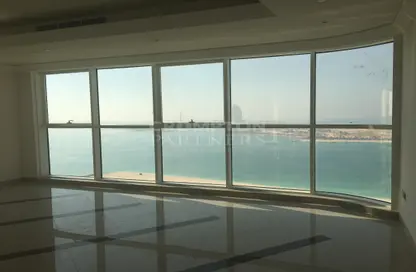 Apartment - 3 Bedrooms - 4 Bathrooms for rent in Wave tower - Corniche Road - Abu Dhabi